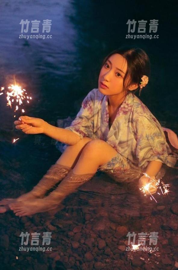 秀人网 - 观看Carol周妍希最新的甜心写真，感受她青春活泼的一面。