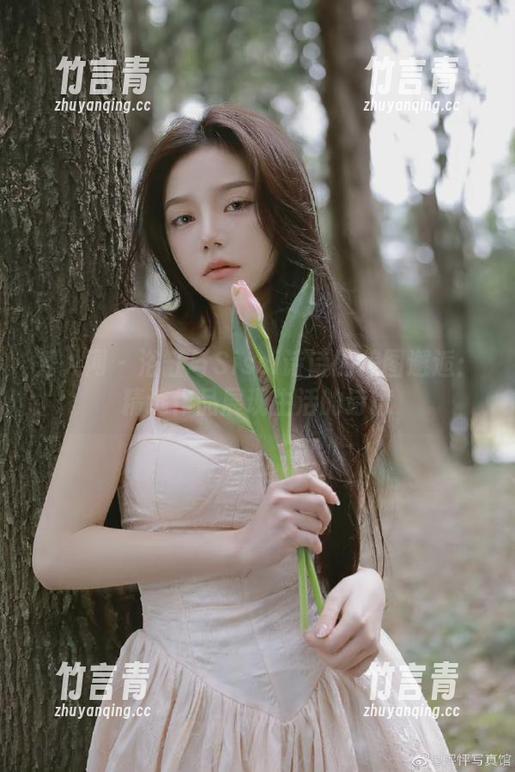 秀人网 - 浴缸与Sissi诗诗的美图邂逅：精选作品展现生活的诗意