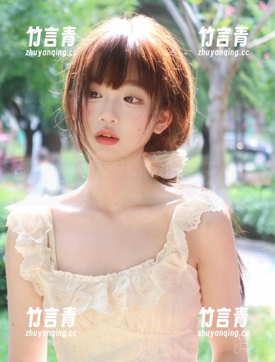 秀人网 - laura阿姣黑丝图集：将时尚与艺术完美融合的视觉享受