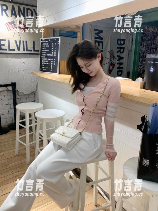 秀人网 - 探索乔伊joy双马尾写真合集，观看她在不同场景下展现的千面风情。