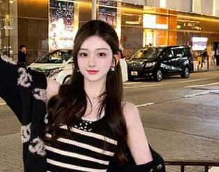 秀人网 – 在凯竹Quinn的高清写真分享中，灰丝展现了她的无限创意！