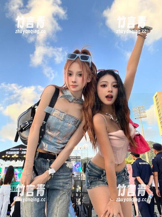 秀人网 - 刘奕宁Lynn黑丝写真定制，感知时尚与性感交织的无尽魅力