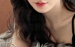 秀人网 – 刘婷婷的丝袜写真：无圣光的魅惑，尽显优雅与野性碰撞的瞬间！