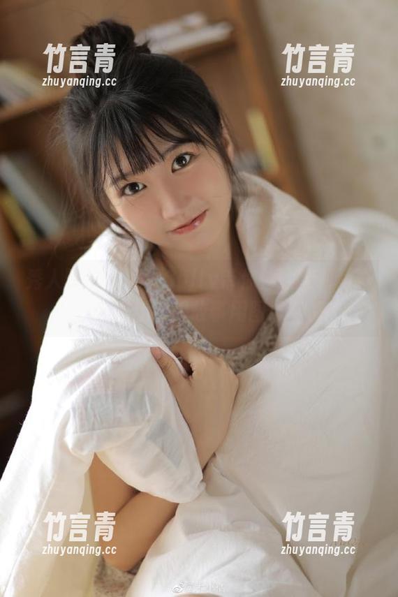 秀人网 - 夏诗雯Sally带你体验定制写真：女孩的浪漫故事用图像诉说