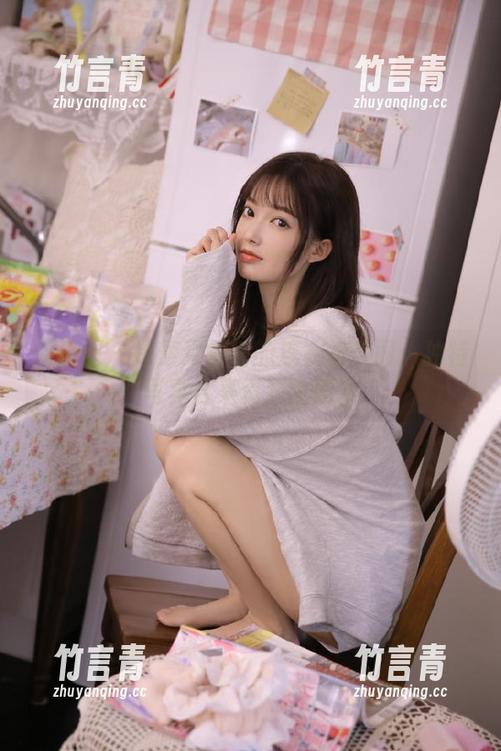 秀人网 - 探索夏馨瑶的连衣裙美丽：独特写真合集资源全欣赏