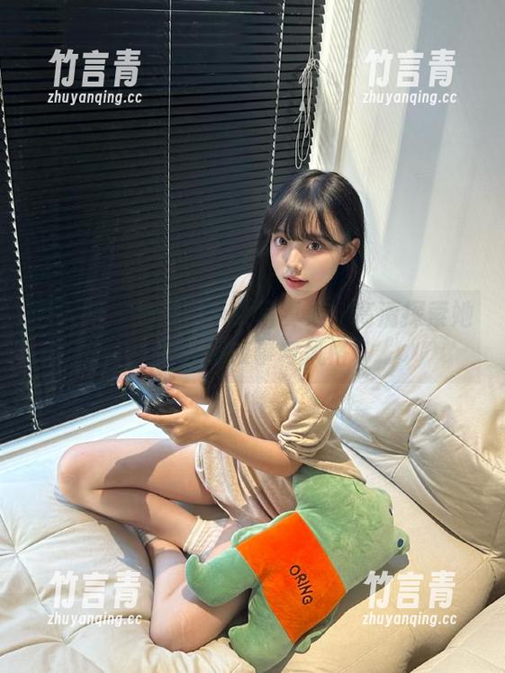 秀人网 - 奶喵喵少女写真集：高清探索她的独特故事与风格