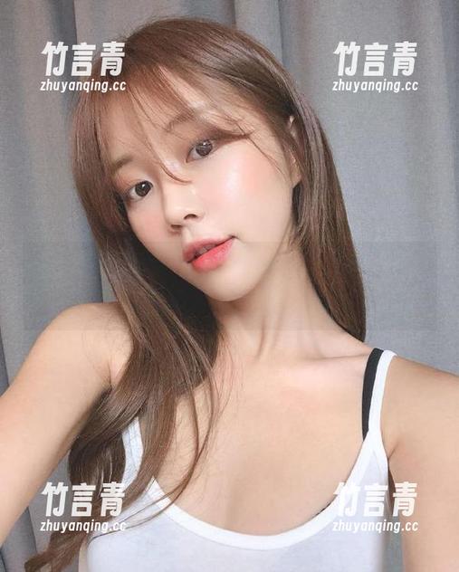 秀人网 - 娜娜baby毛衣写真精华合集，照片捕捉她的迷人瞬间