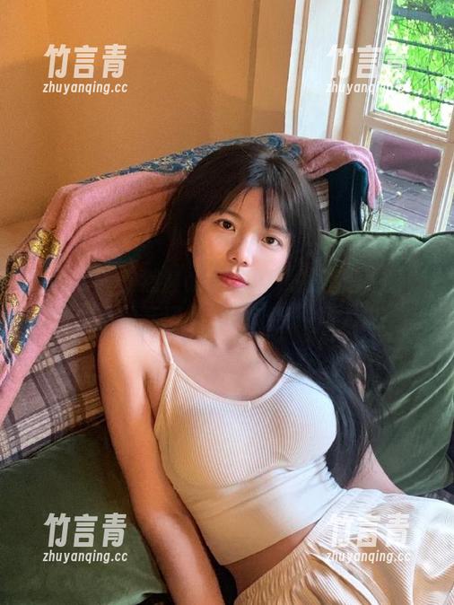 秀人网 - 安然Maleah的礼服真是吸睛，图库里的高清照片竟让我怀疑人生！