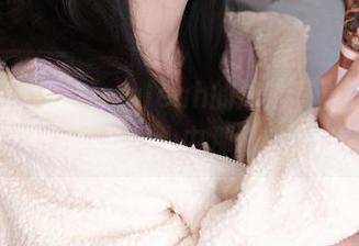 秀人网 – 安然maleah的泳池写真，让每一张壁纸都成为你心中那份炙热的渴望！