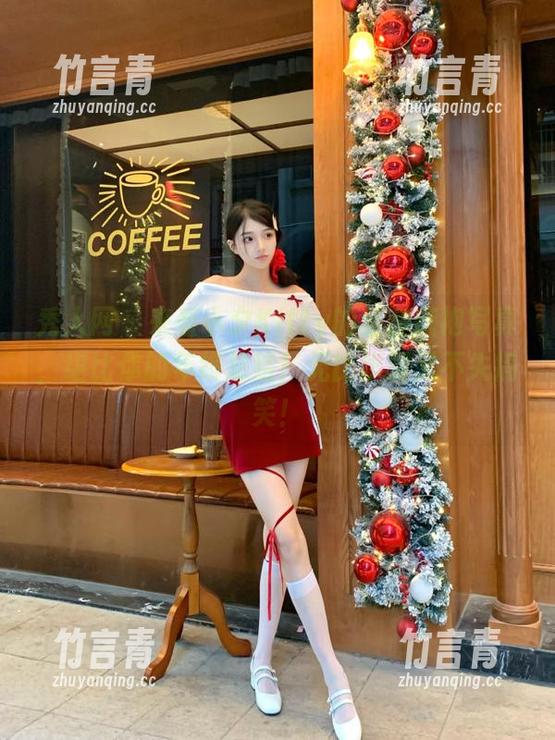 秀人网 - 来看小夕Kitty的全套旗袍写真，堪比你的年终总结！无比华丽又不失搞笑！