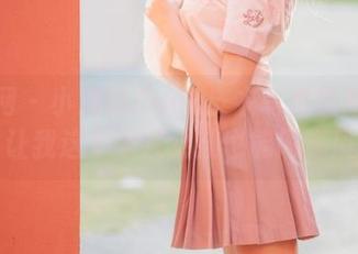 秀人网 – 小海臀Rena皮衣写真原图精选：让我这个平凡女孩也能闪耀风采
