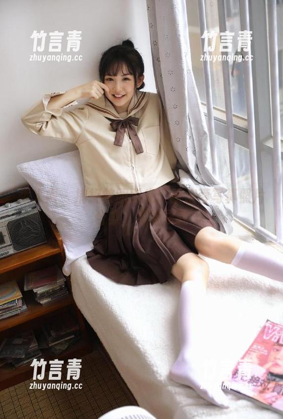 秀人网 - 捕捉校园时光：张庭蓉写真照片合集，青春永驻