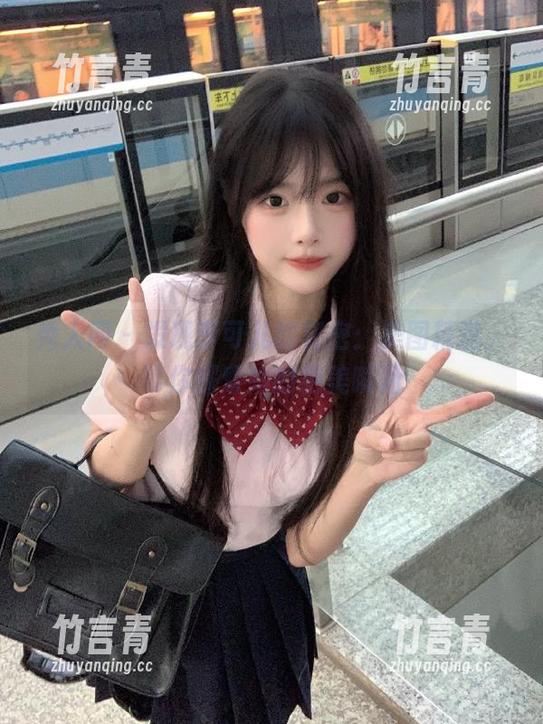 秀人网-李可儿 秀人网 - 发现李可儿的秘密:美图精选,带你探索她的绝美瞬间