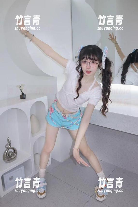 秀人网-杨紫嫣Cynthia 秀人网 - 打开图片,观看杨紫嫣Cynthia泳装写真,感受她在沙滩上的自由与欢乐瞬间!