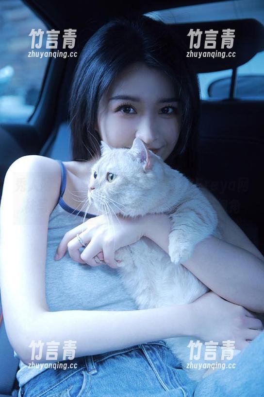 秀人网 - 让时尚再升级！林子欣Freya网袜写真定制，演绎潮流个性的全新视角