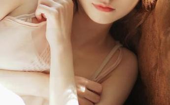 秀人网 – 柚子178与红裙的写真全集：绽放属于她的优雅与自信