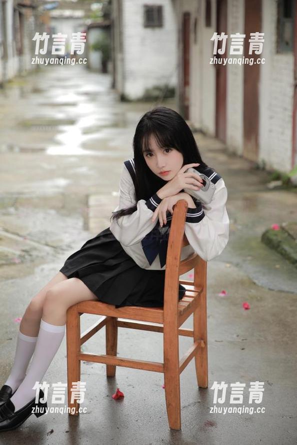 秀人网 - 捕捉江七七：私拍海边系列，完美图片呈现海洋的无限魅力
