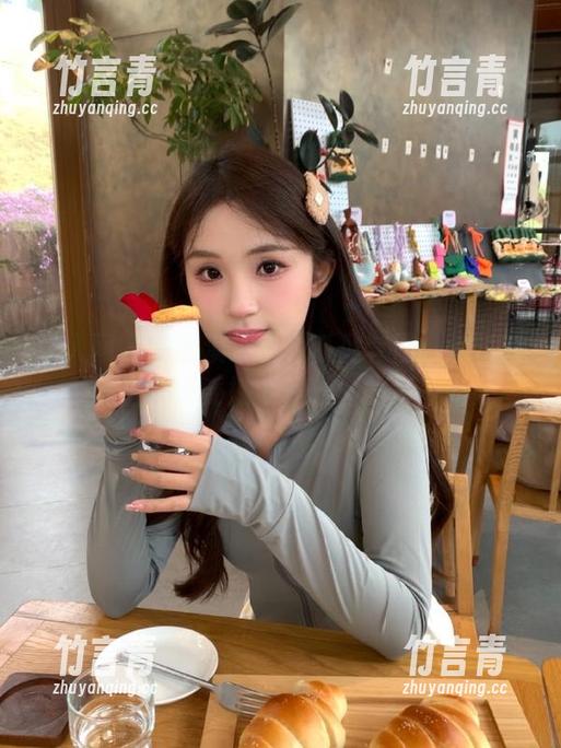 秀人网 - 油田溪溪白色系列套图：通过精美合集感受她个性魅力的每一面