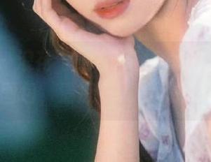 秀人网 – 浪花飞溅，浅浅Danny泳池写真图包，清凉一夏不可错过！