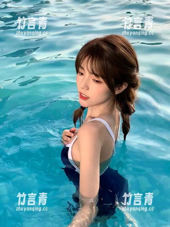 秀人网 - 从温妮泳池写真看：怎么在图库中把自拍变成水下艺术！