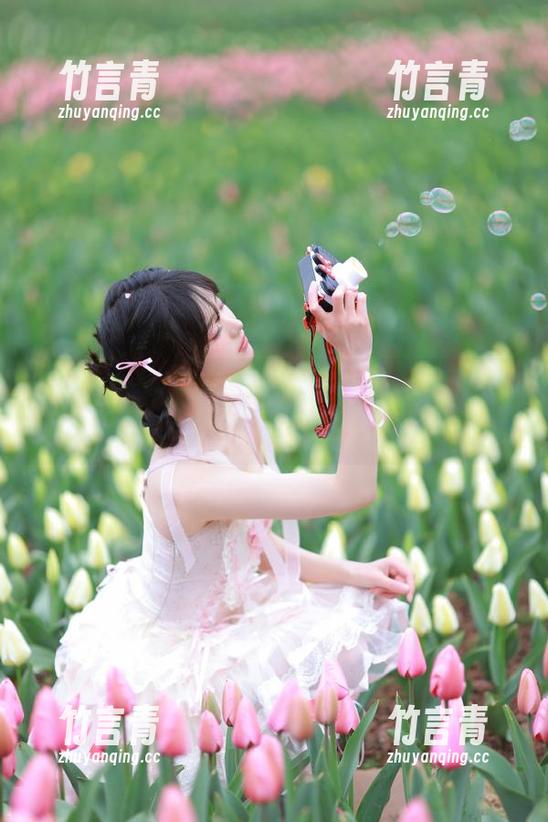 秀人网 - 探索温心怡的少女写真：全新原图更新，让你感受青春的脉动！