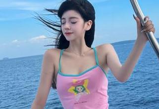 秀人网 – 王心悦眼镜写真，闪耀时尚与优雅的完美结合