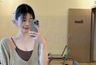 秀人网 – 美丽与圣诞交织，白沫的写真美图合集让你的节日倍添光彩！