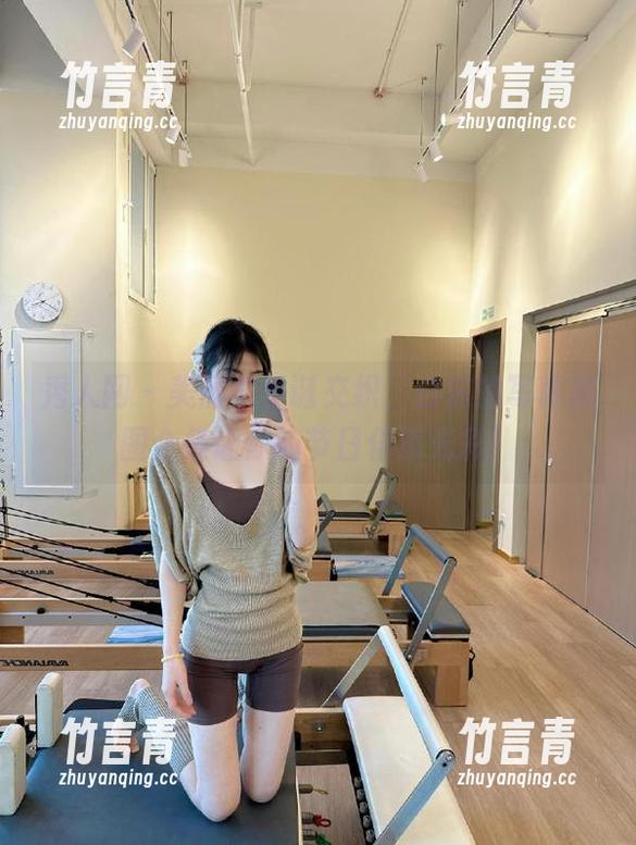 秀人网 - 美丽与圣诞交织，白沫的写真美图合集让你的节日倍添光彩！