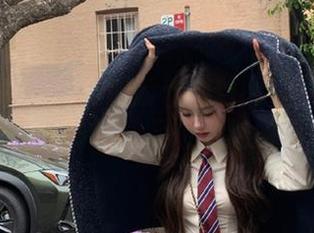 秀人网 – 盼盼玉奴新作黑丝图包：尽显女性韵味与时尚品位的绝妙作品