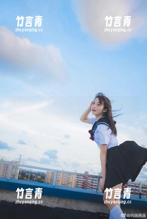 秀人网 - 轻薄白色服饰写真欣赏：糯美子原图和图包精华汇总