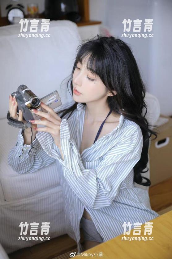 秀人网 - 感受谢晚晚的死库水作品魅力，精选写真让你领略她的时尚风采