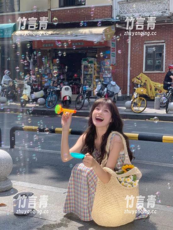 秀人网 - 跟随陈小喵一起瑜伽：每一帧写真都散发着健康和活力
