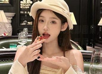 绮梦摄影 – 小艺的无圣光美脚图集，记录她独特风格与动人瞬间