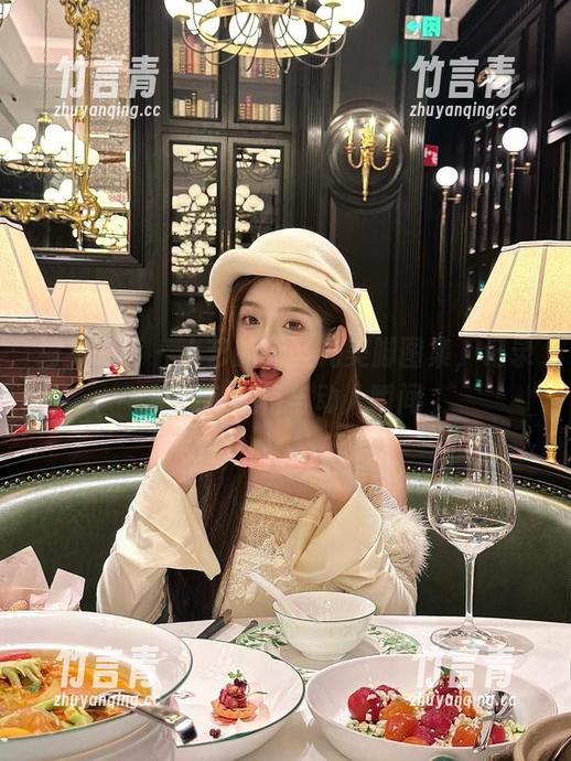 绮梦摄影 - 小艺的无圣光美脚图集，记录她独特风格与动人瞬间