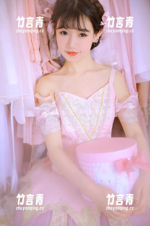 美媛馆 - 最新图册抢先看！糯美子与古典韵味旗袍碰撞出的优雅火花！