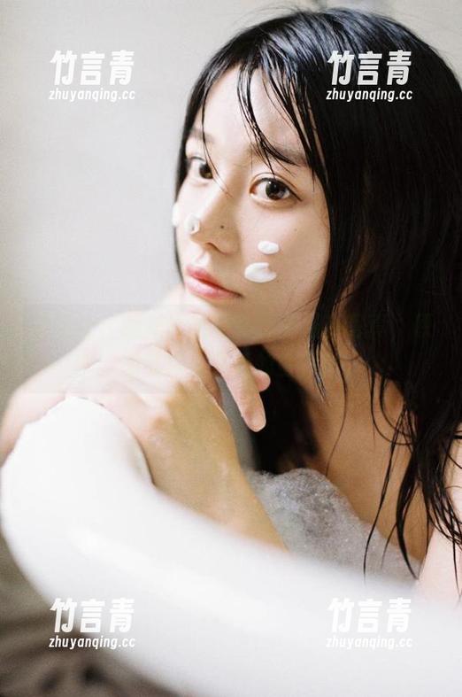 蜜桃社 - 超美！美绪体操服最新写真，原图带你进入她的世界！
