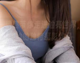 袜啵啵 – 熊熊带你走进油亮世界，在线品味她的独特摄影作品