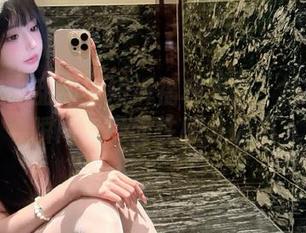 袜啵啵 – 甜甜圈短裤福利图包：捕捉灵动瞬间，尽显性感与活力