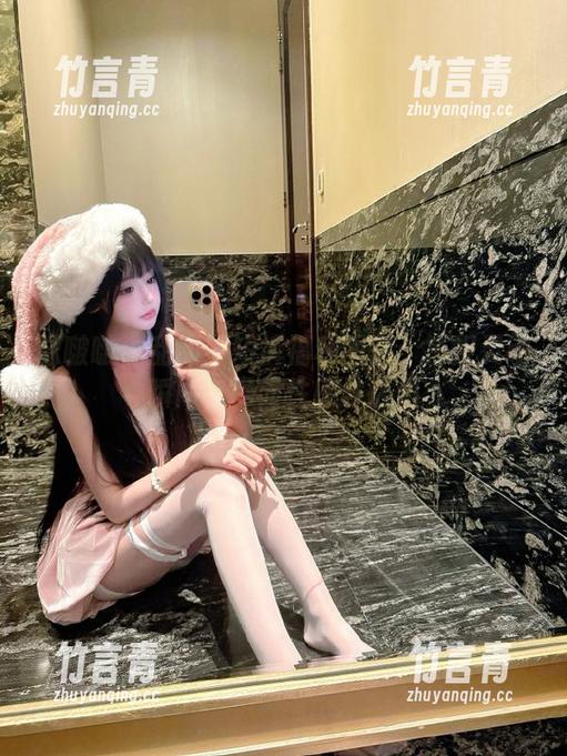 袜啵啵 - 甜甜圈短裤福利图包：捕捉灵动瞬间，尽显性感与活力