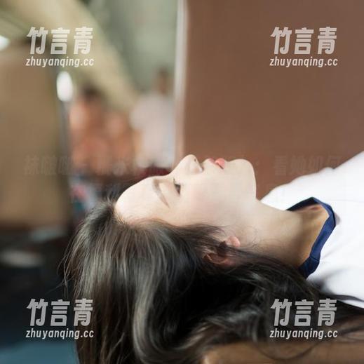 袜啵啵-糯米 袜啵啵 - 糯米校服(花絮版):看她如何在福利写真中展现青春气息!