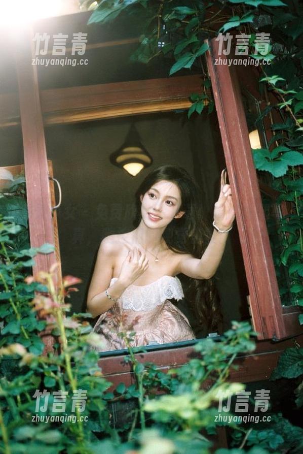 觅芙少女 - 免费欣赏、下载！娟娟长腿写真，腿控们的视觉盛宴！