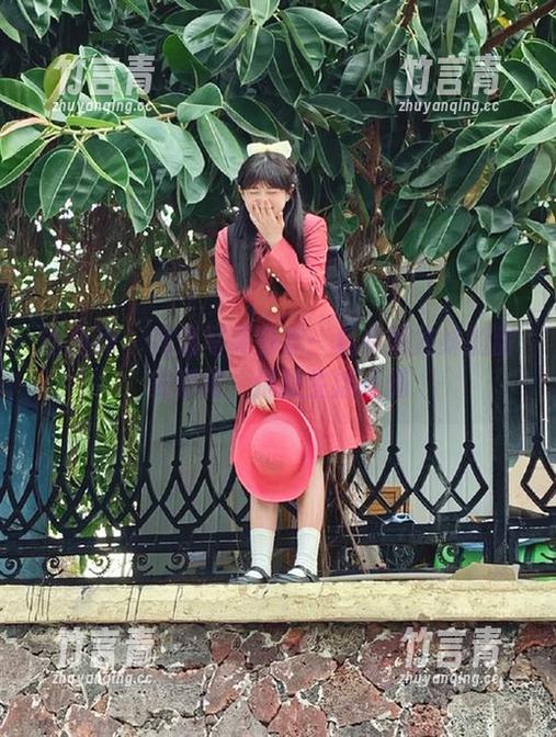 语画界 - 高清写真分享：杨紫嫣妹妹的甜美瞬间，捕捉生活点滴