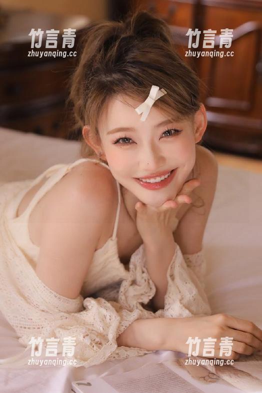 贝贝琪Becky的毒蛇兔女郎原图全新更新，探索每一个细节的精彩瞬间！