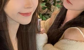 微密圈 – 免费获取轩子巨二兔的酒红色写真，让迷离之美尽在眼前