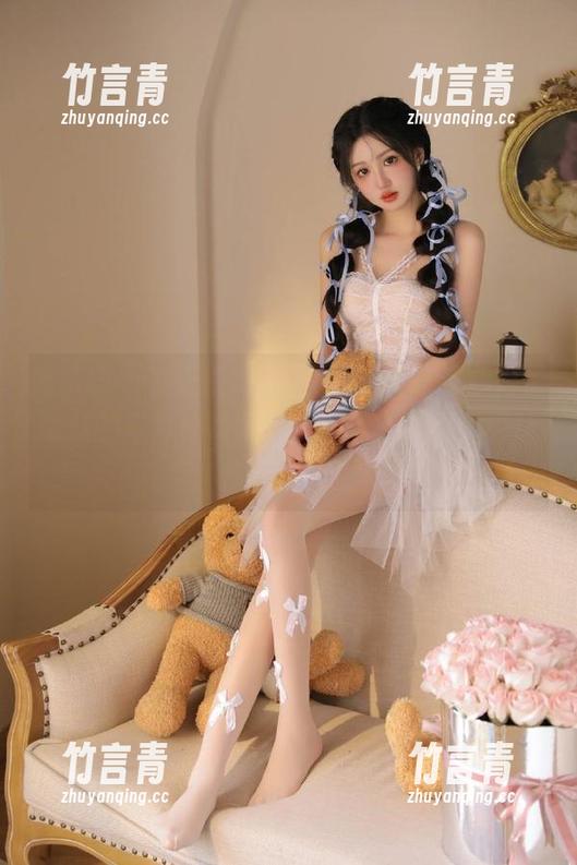轰趴猫-K8傲娇萌萌 轰趴猫 - 夏天来啦!“K8傲娇萌萌”倾情奉献的写真作品集,资源丰富,甜蜜得让你笑出声!
