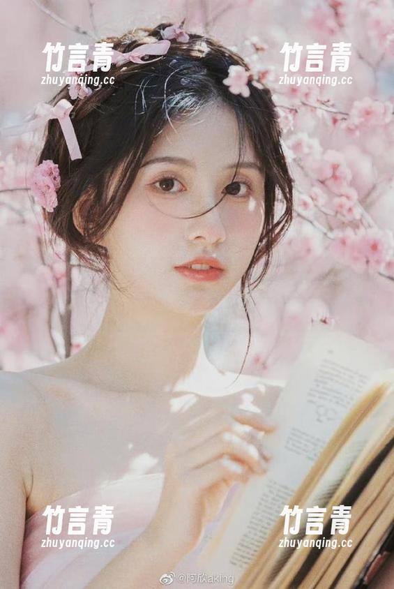 轰趴猫 - 追寻美丽：杨晨晨sugar自拍作品中展现的迷人图片