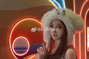 让阮邑Fairy定制的毛衣图集陪你度过寒冬，穿出温暖与美丽两不误的完美姿态！