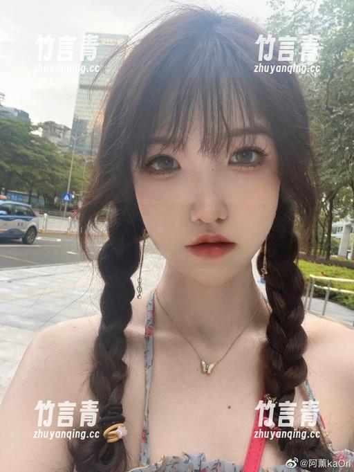 阿薰kaOri短裙写真背后的故事：揭示原图中的灵感来源