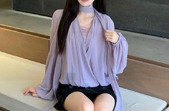 雅拉伊 – 白色之美：佳佳的写真作品集带你走进纯净艺术的视觉体验