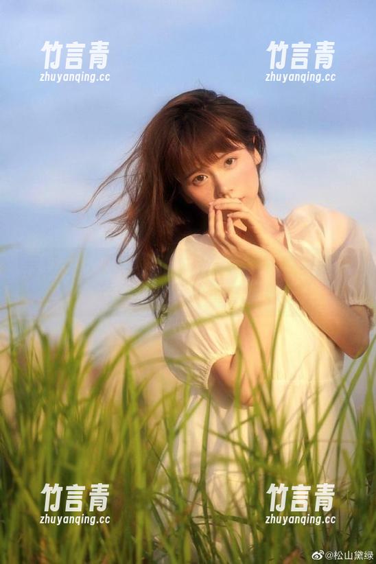 青豆客 - 从写真到作品：戴唯一的美腿带给你的无尽欣赏与思考